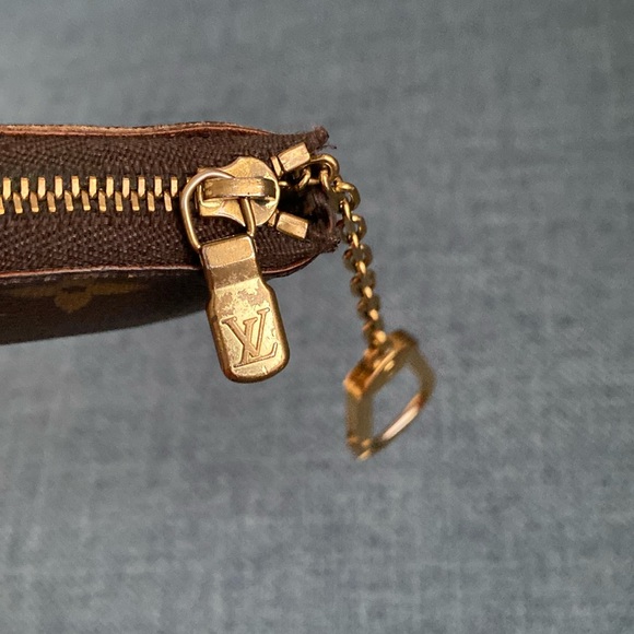 Louis Vuitton Monogram Key Pouch - Picture 5 of 16